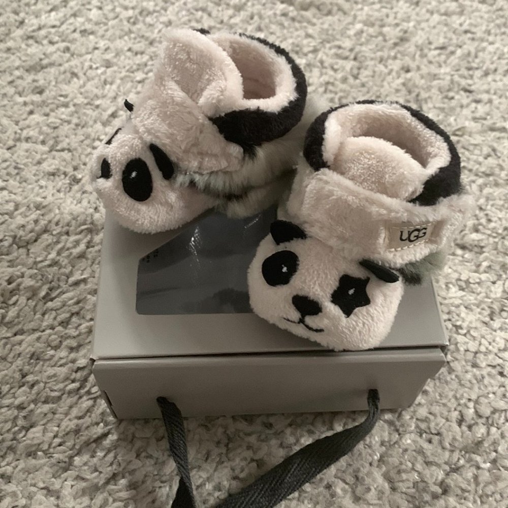 💎NWT Baby Panda Ugg Booties💎